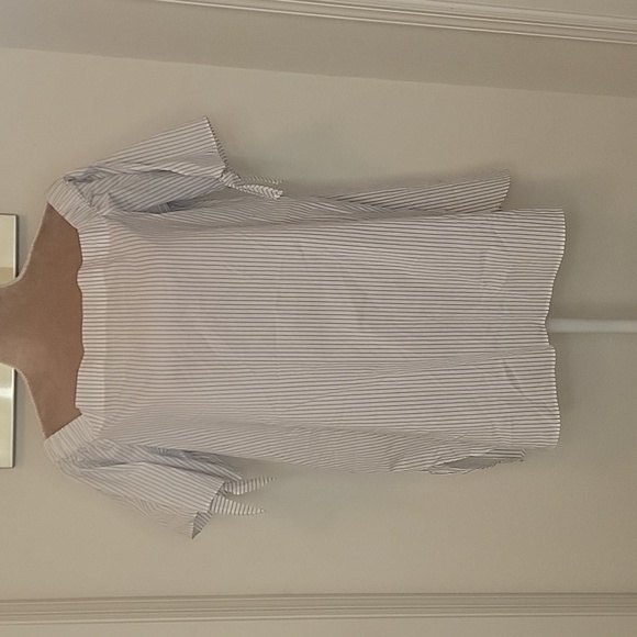 Ann Taylor, Size L Strapless / Cold Shoulder Top. NWT. Blue & White Striped - Picture 1 of 7